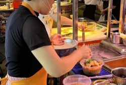 张兰卖螺蛳粉爆料视频,网友热议