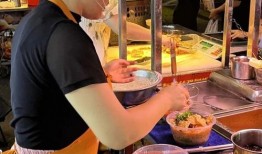 张兰卖螺蛳粉爆料视频,网友热议
