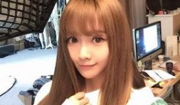 国服校花爆料杨雪妮视频,揭秘校园生活点滴