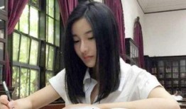 国服校花爆料杨雪妮视频,揭秘校园生活点滴